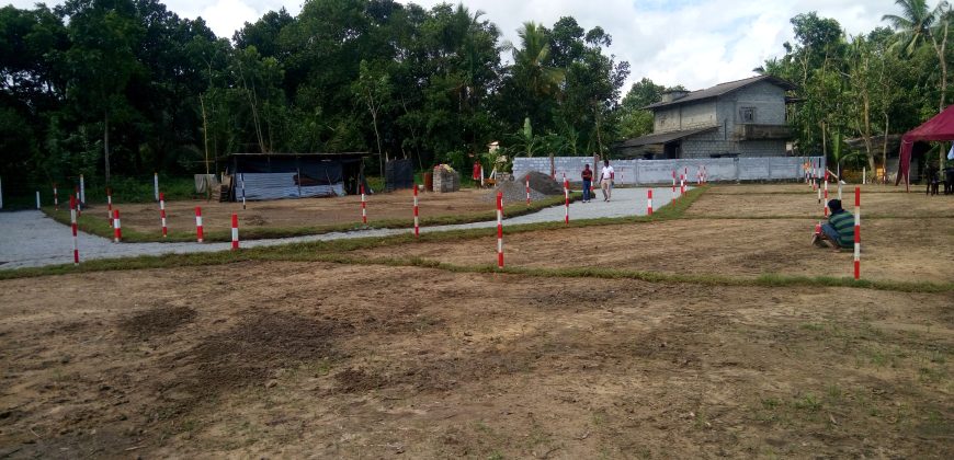 Padukka – කෙත අද්දර